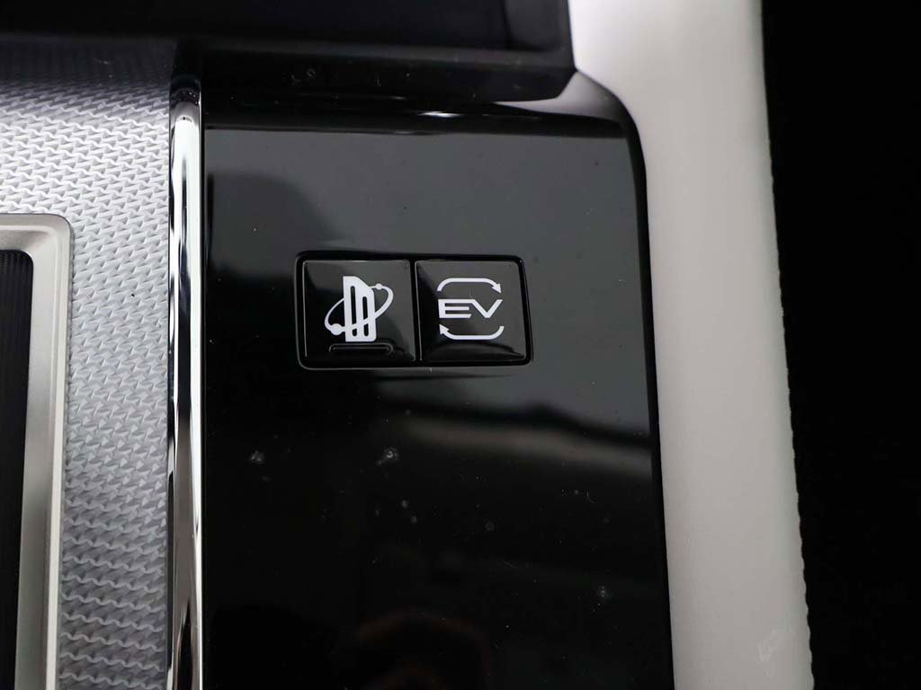 New 2025 Mitsubishi Outlander SEL image 60