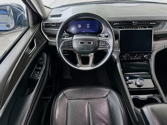 Used 2022 Jeep Grand Cherokee L Limited AWD/4WD image 4