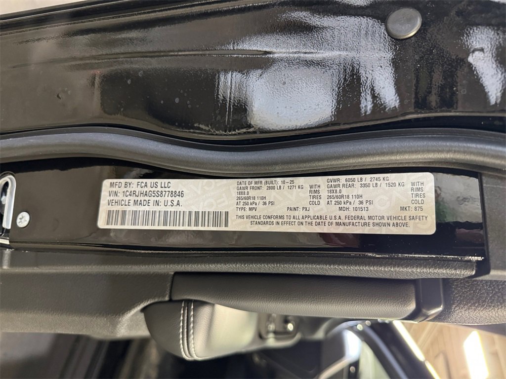 New 2025 Jeep Grand Cherokee Laredo X w/ Luxury Tech Group I image 31