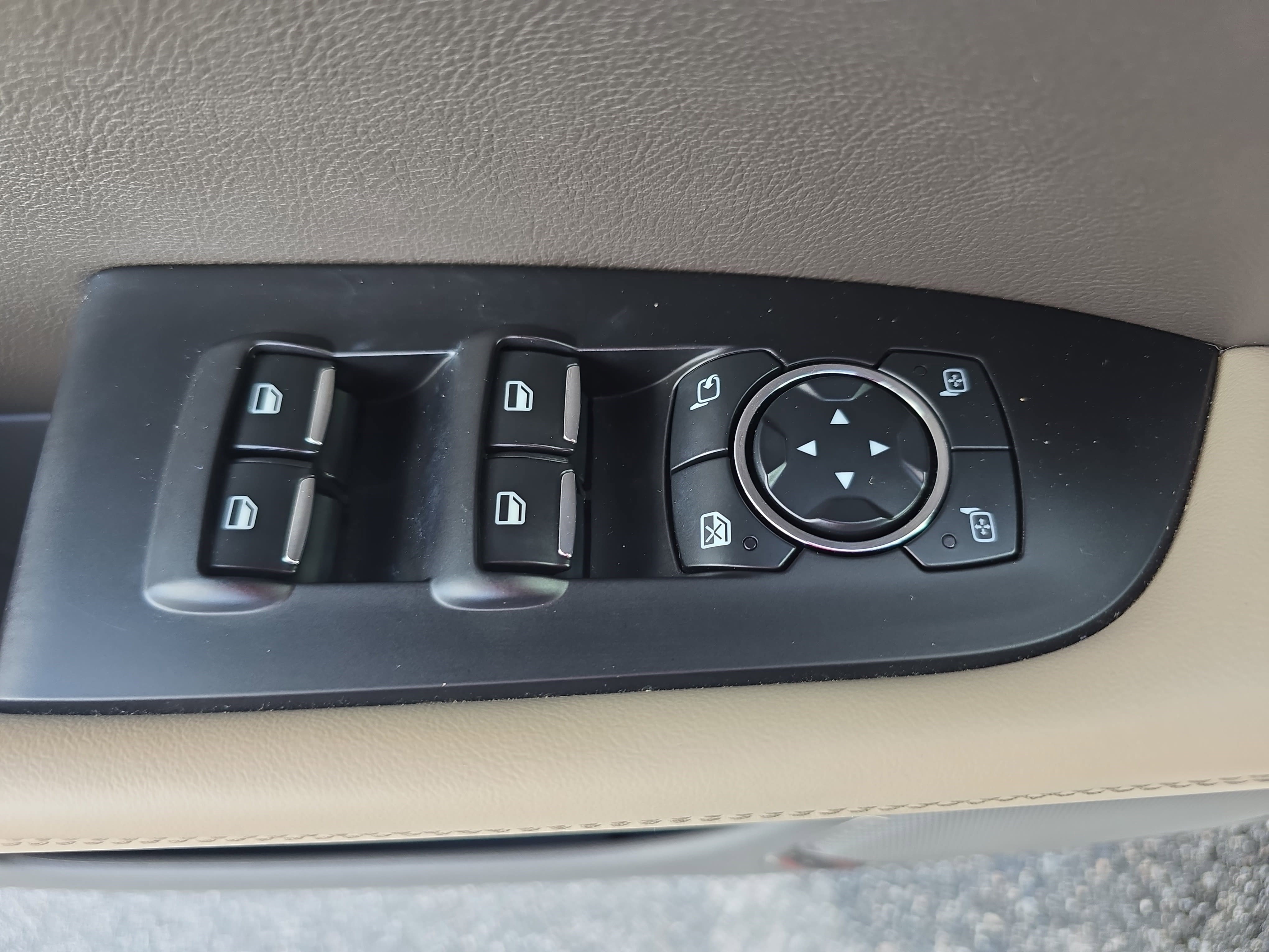 Used 2023 Lincoln Nautilus AWD w/ Premium Package image 28
