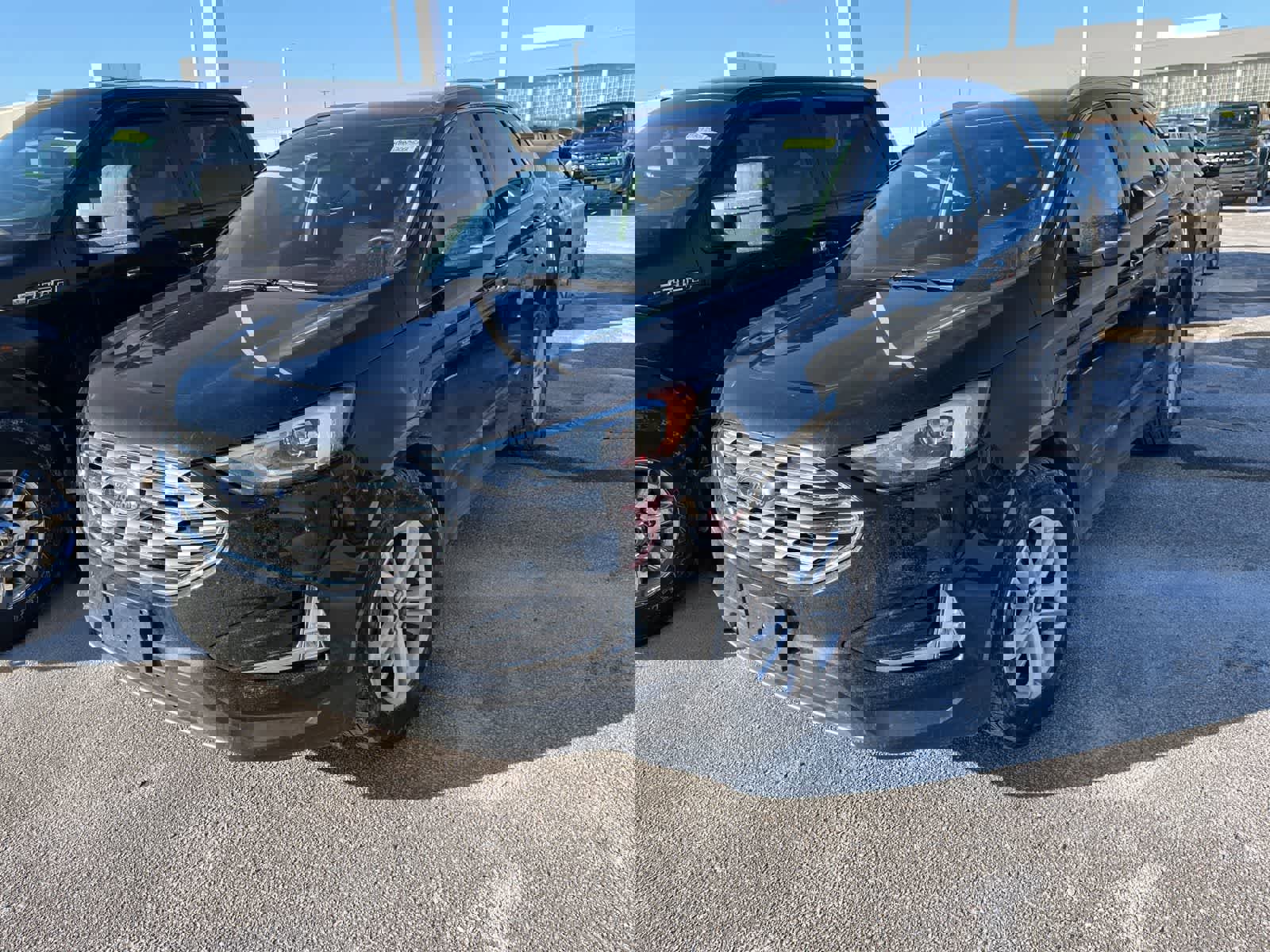 Used 2019 Ford Edge SEL image 2