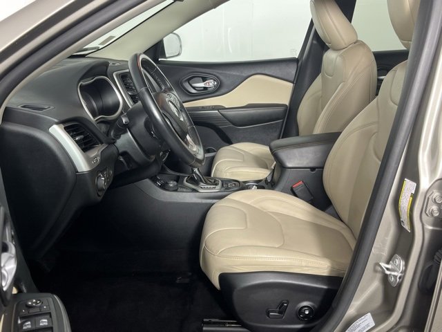 Used 2016 Jeep Cherokee Limited w/ Luxury Group image 23