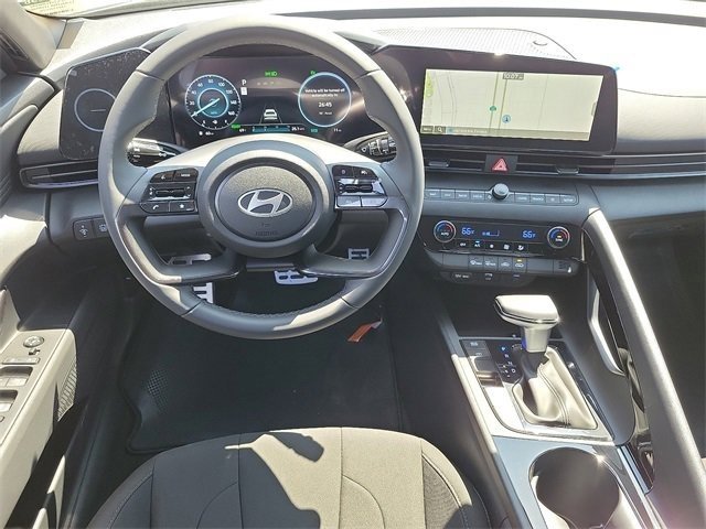 New 2025 Hyundai Elantra SEL image 3