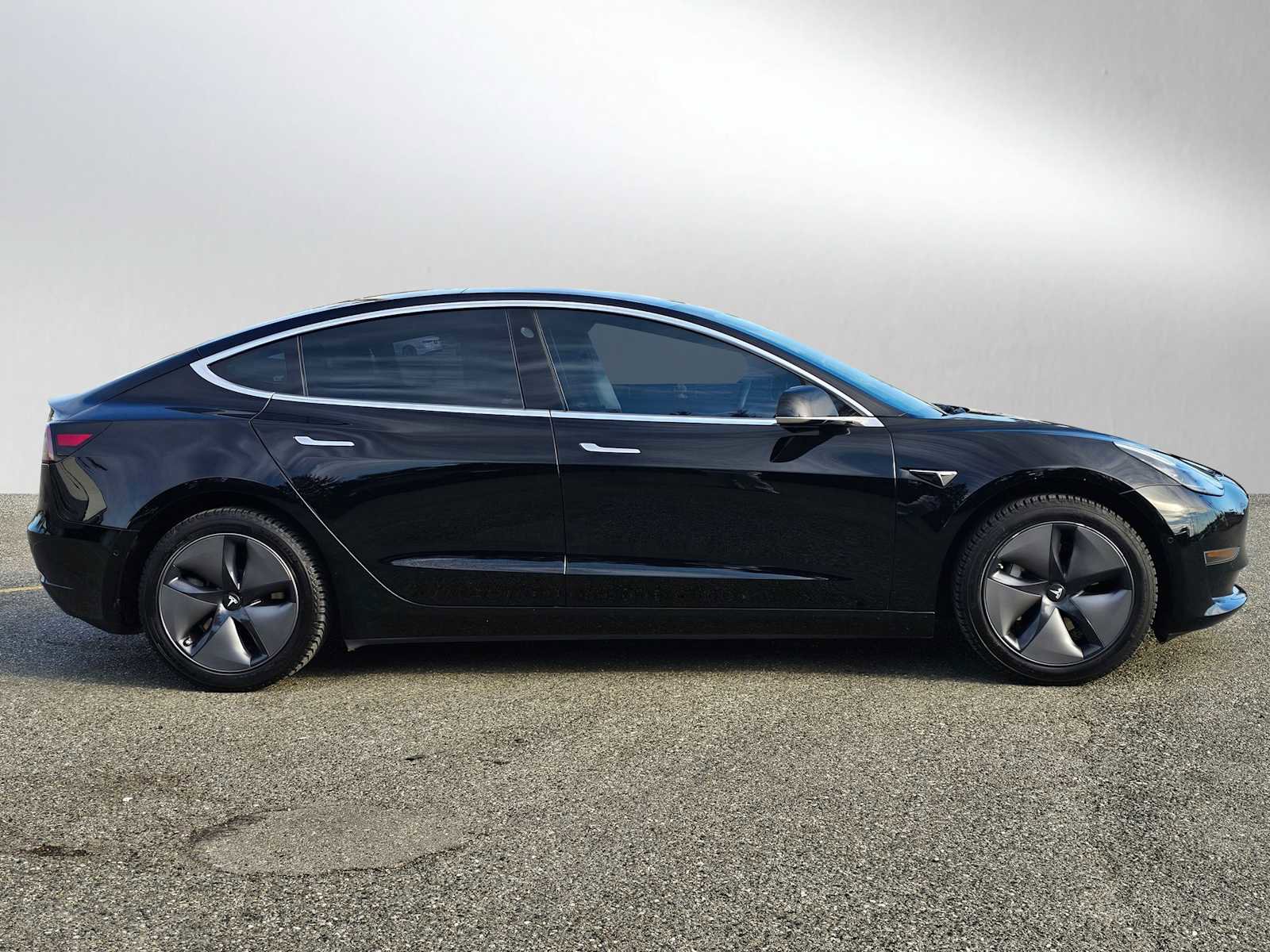 Used 2018 Tesla Model 3 Long Range image 2