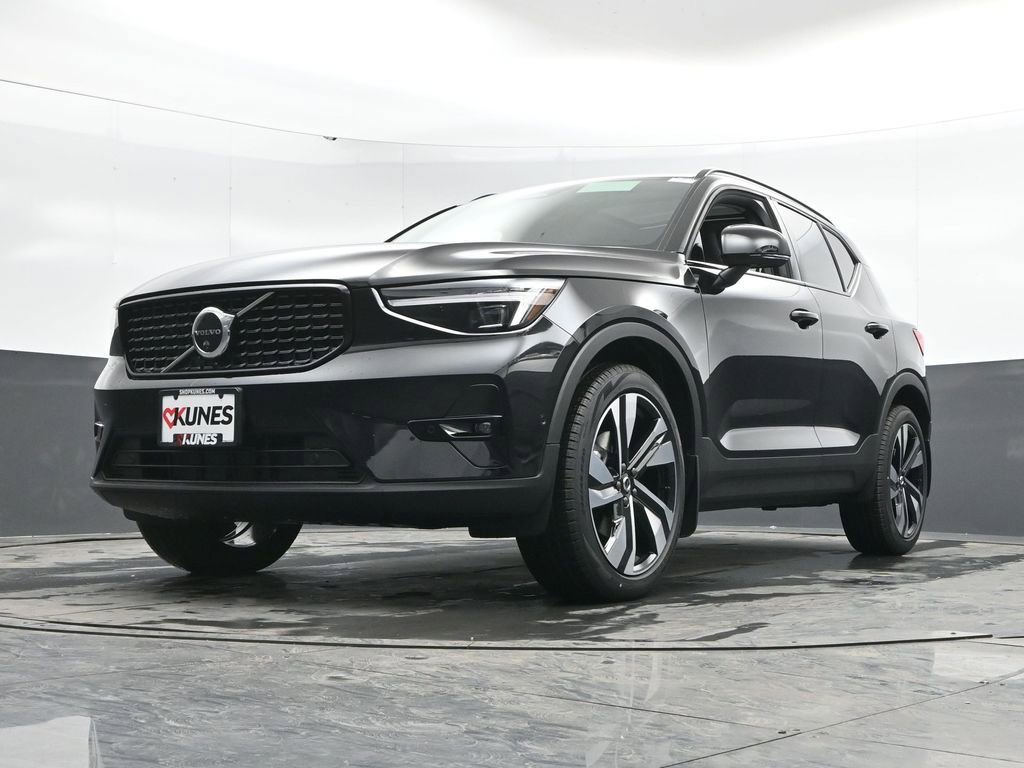 New 2026 Volvo XC40 B5 Plus w/ Protection Package Premier AWD/4WD image 42