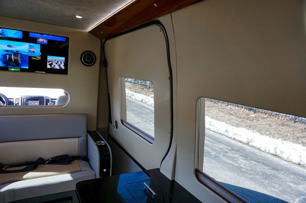 Used 2015 Mercedes-Benz Sprinter 2500 image 35