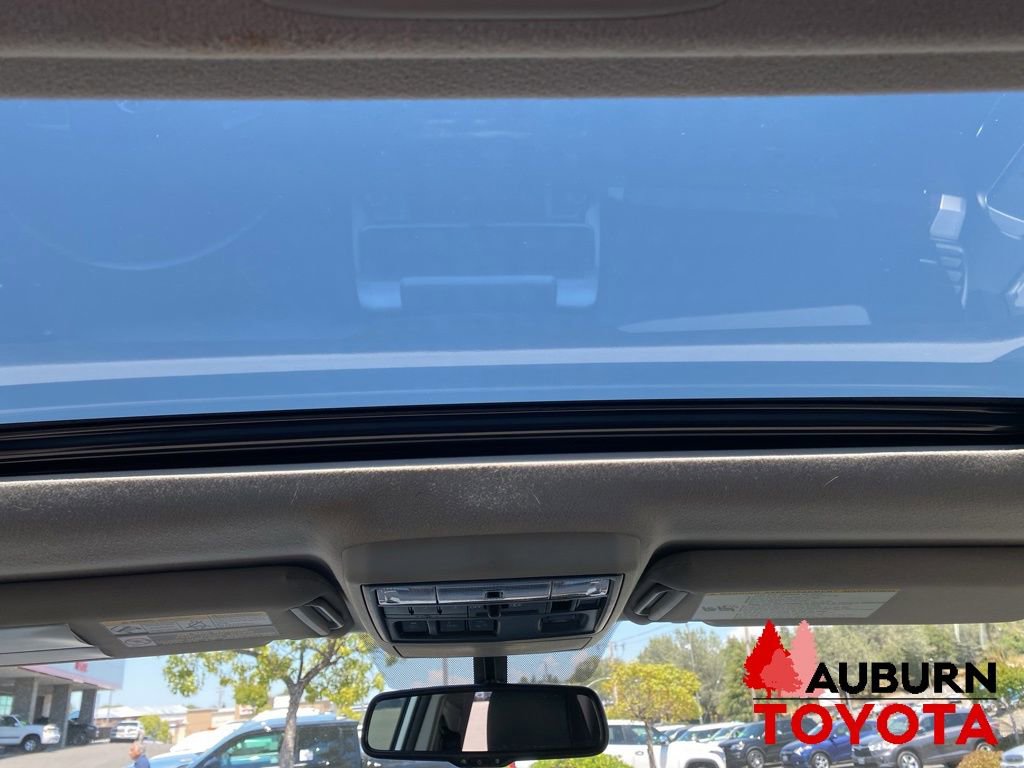 Used 2018 Toyota 4Runner Limited AWD/4WD image 34