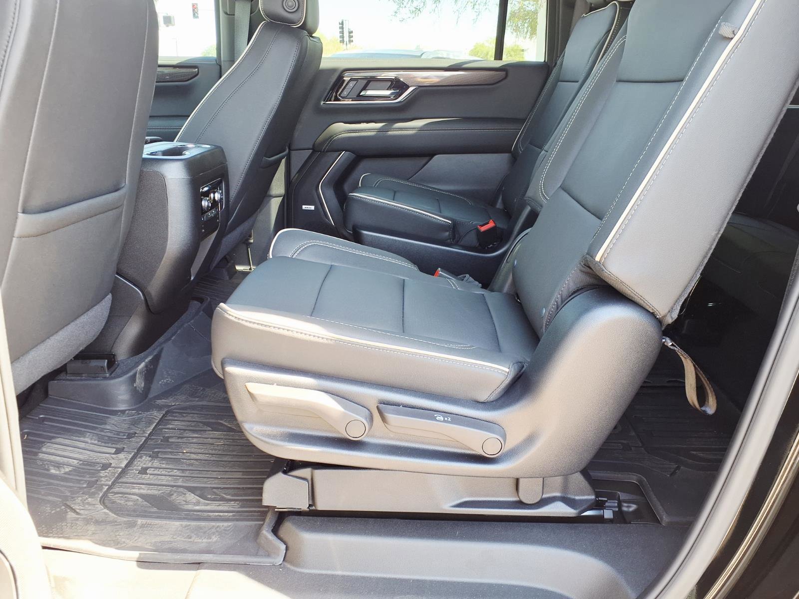 Certified 2026 GMC Yukon XL Elevation image 16