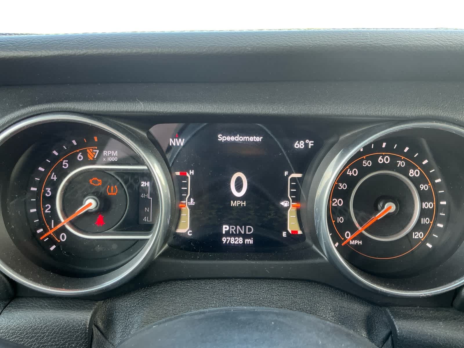 Used 2018 Jeep Wrangler Unlimited Sahara AWD/4WD image 16