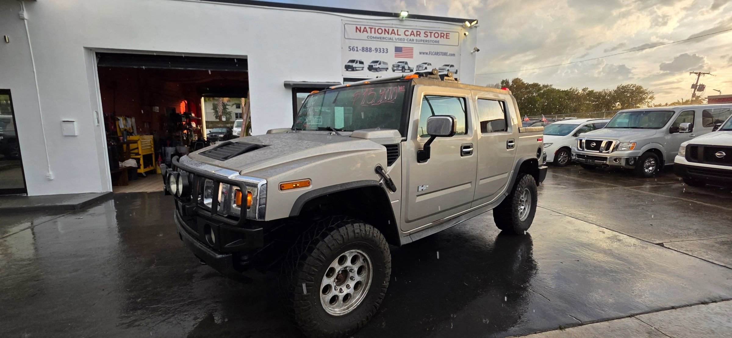 Used 2005 HUMMER H2 SUT w/ Preferred Equipment Group image 4