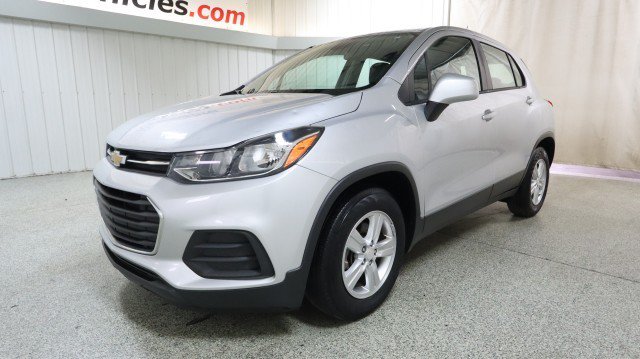 Used 2020 Chevrolet Trax LS FWD image 2