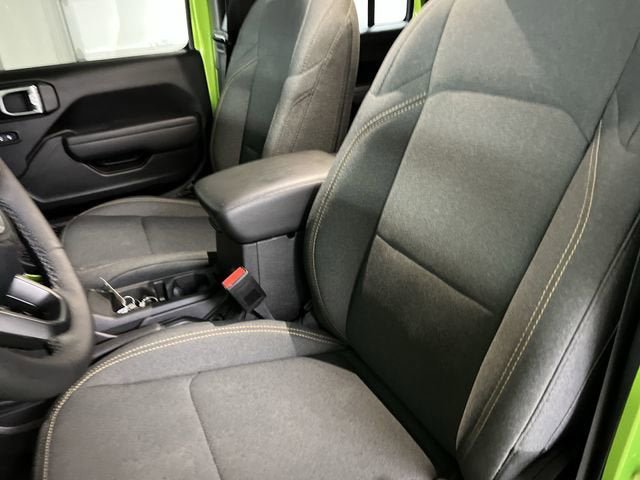 Used 2025 Jeep Gladiator Sport AWD/4WD image 18