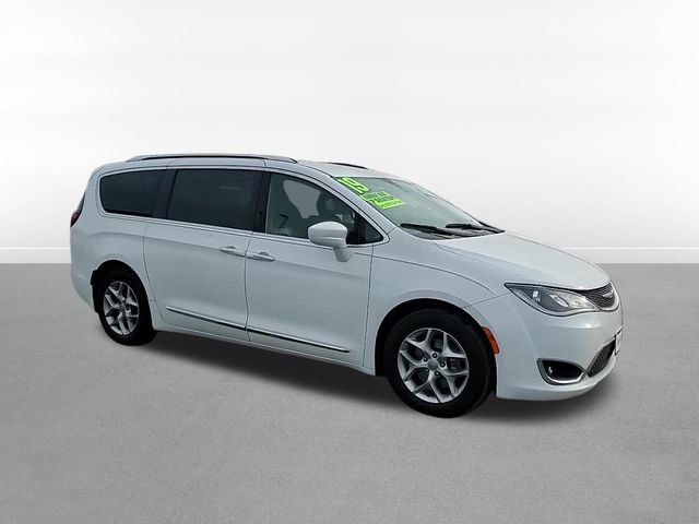 Used 2019 Chrysler Pacifica Touring-L image 3