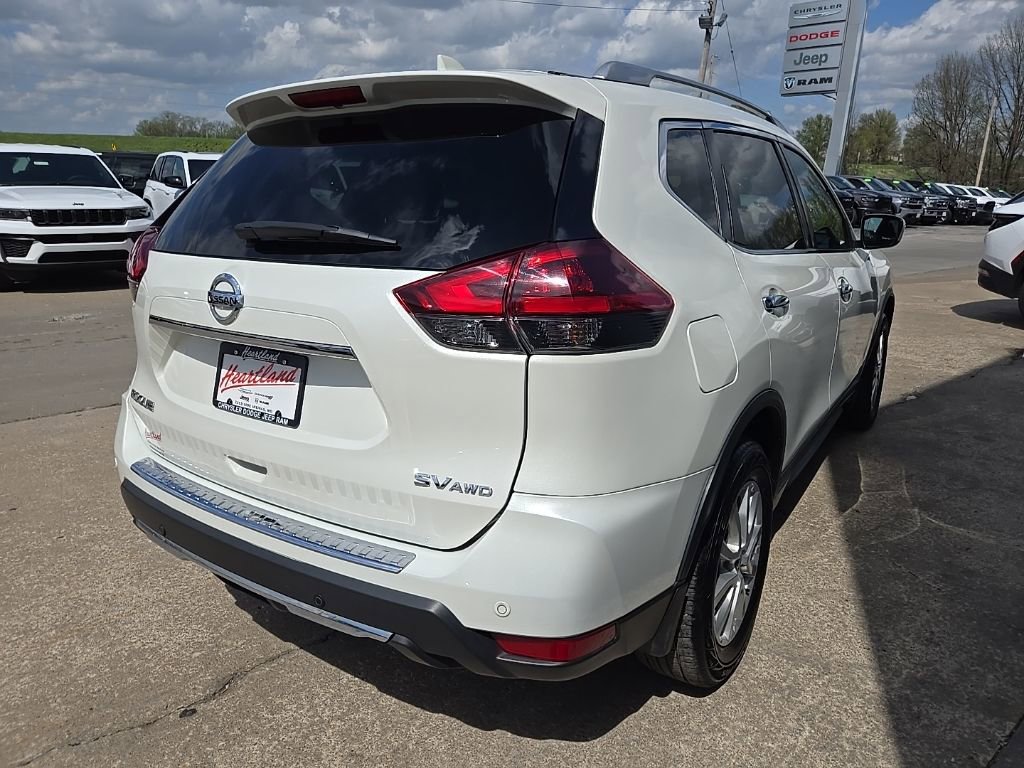 Used 2020 Nissan Rogue SV AWD/4WD image 10