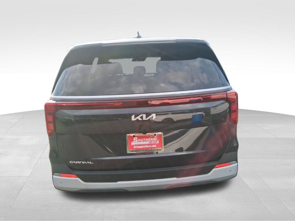 Certified 2026 Kia Carnival FWD image 8