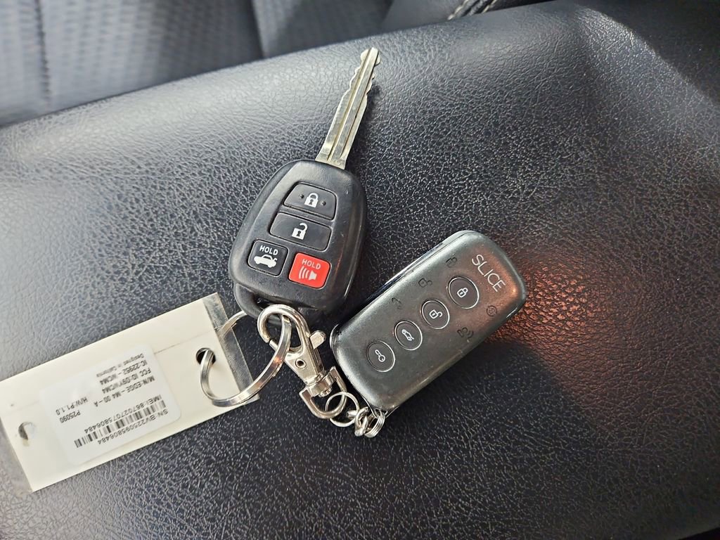 Used 2012 Toyota Camry SE image 26