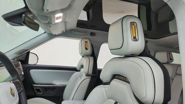 Used 2024 Rivian R1S Adventure AWD/4WD image 37
