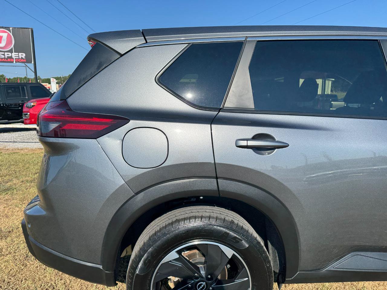 Used 2025 Nissan Rogue SV AWD/4WD image 9
