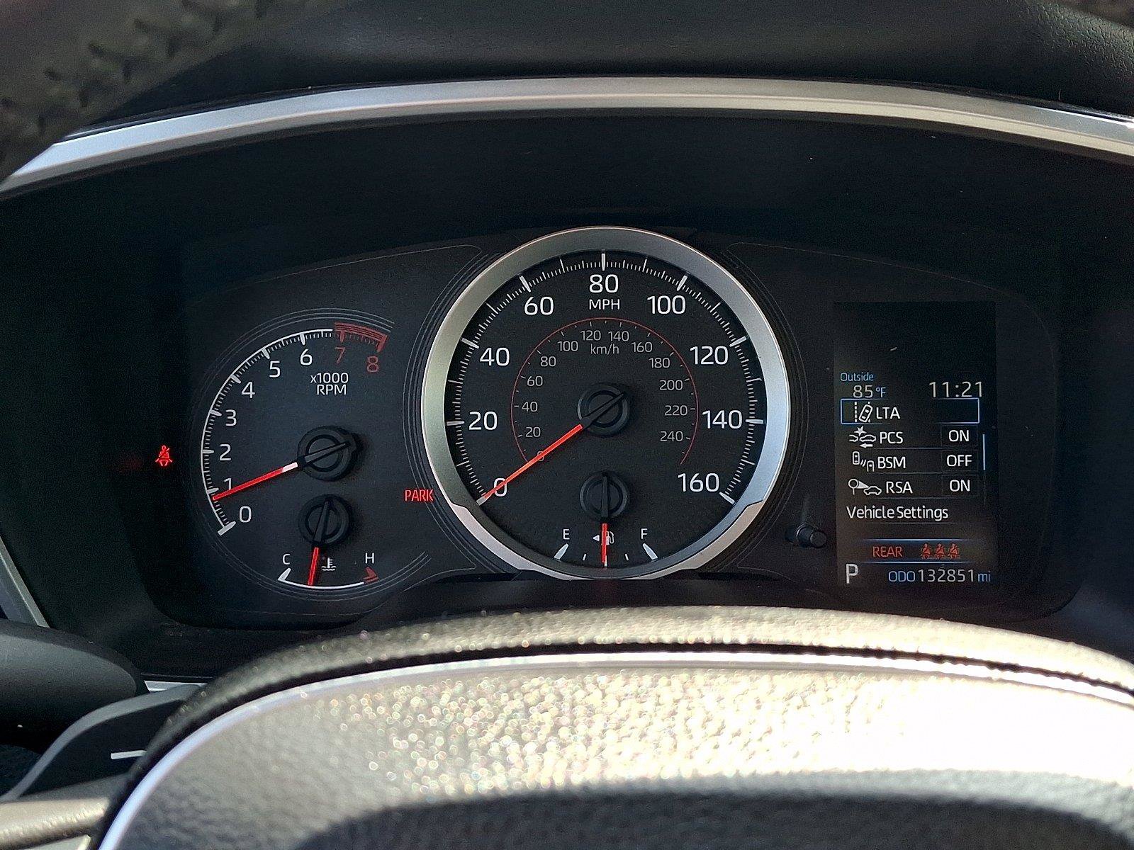 Used 2020 Toyota Corolla SE w/ SE Preferred Package FWD image 19