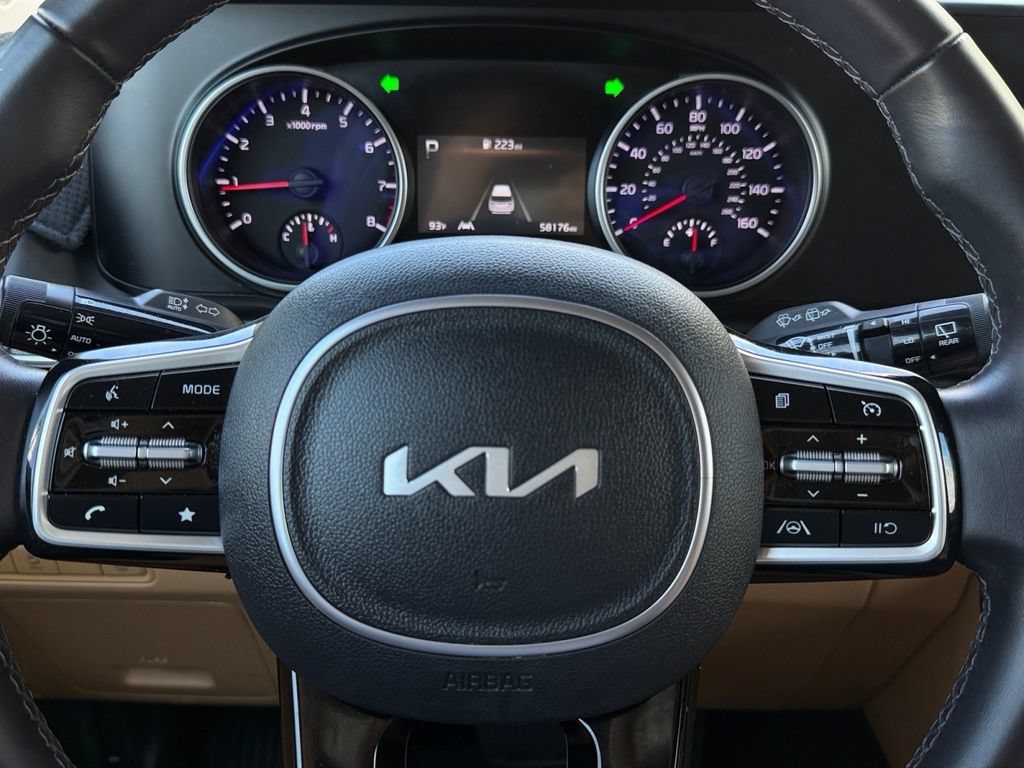 Used 2024 Kia Carnival LX FWD image 28