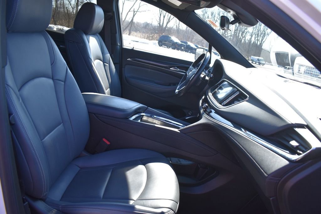 Used 2024 Buick Enclave Premium AWD/4WD image 16