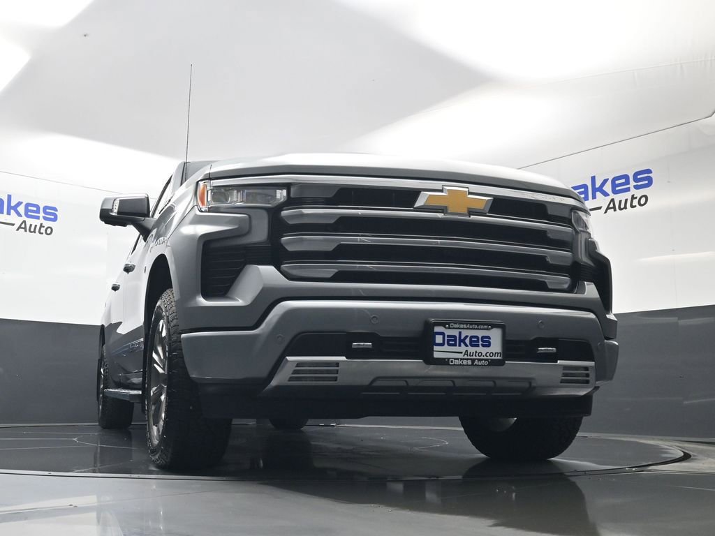 Used 2025 Chevrolet Silverado 1500 High Country w/ Technology Package AWD/4WD image 41