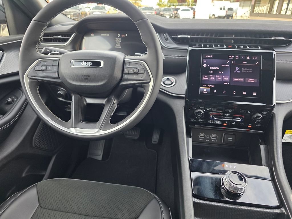 New 2025 Jeep Grand Cherokee Altitude AWD/4WD image 11