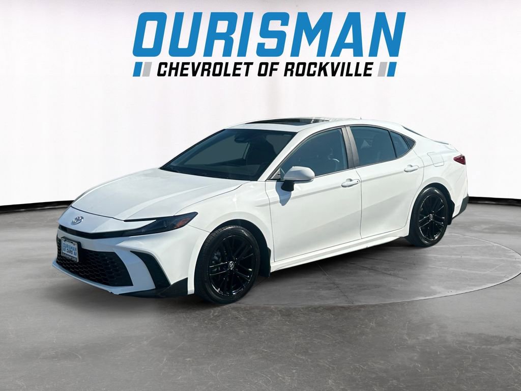 Used 2025 Toyota Camry SE w/ Convenience Package image 2