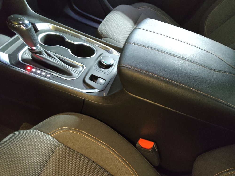 Used 2019 Chevrolet Traverse LT FWD image 26