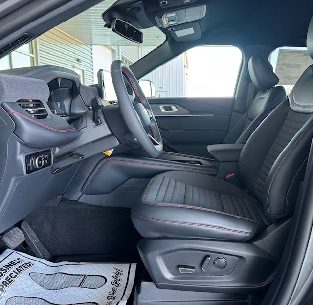 New 2026 Ford Explorer ST-Line w/ ST-Line Street Pack image 6