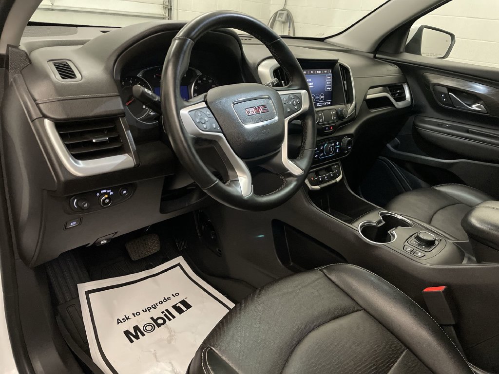 Used 2023 GMC Terrain SLT w/ LPO, Floor Liner Package FWD image 4