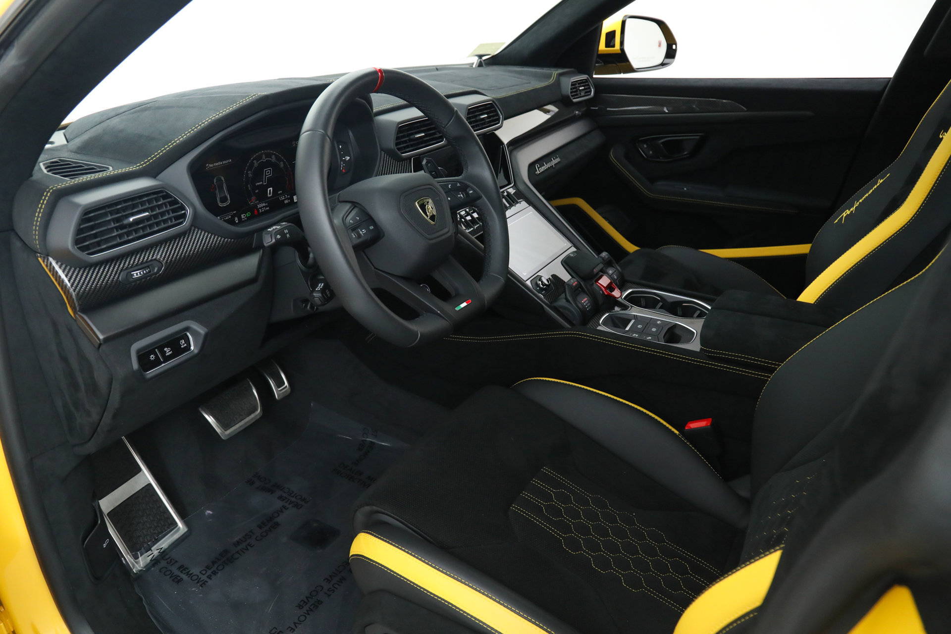 Used 2023 Lamborghini Urus Performante image 24