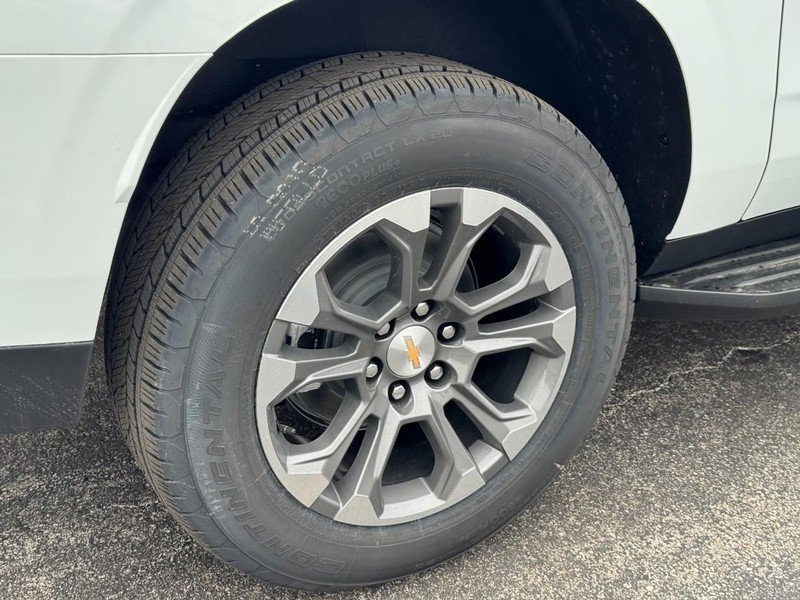 New 2026 Chevrolet Suburban LS image 4