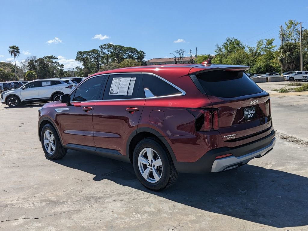 Certified 2025 Kia Sorento LX FWD image 7