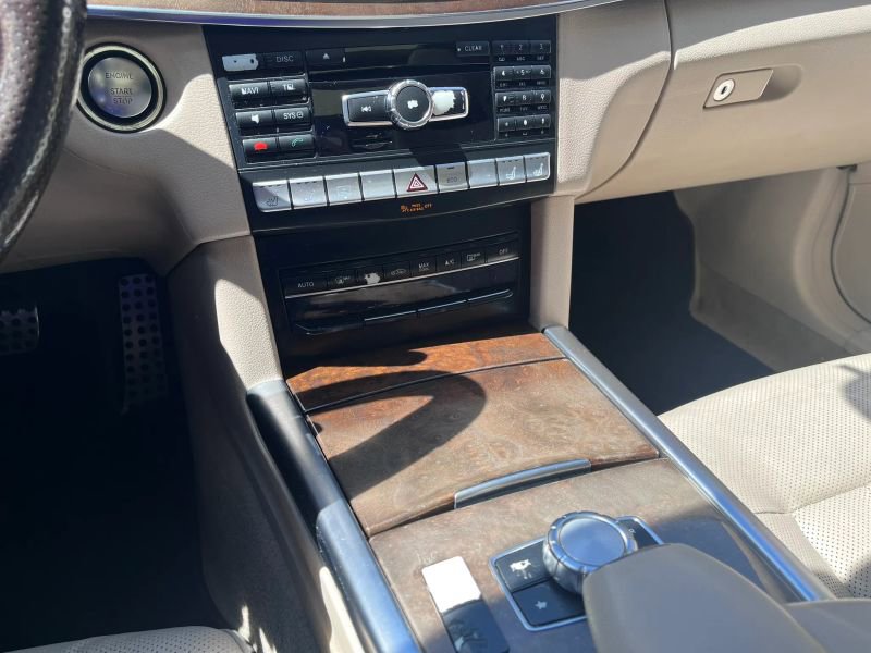 Used 2015 Mercedes-Benz E 400 4MATIC Sedan image 22
