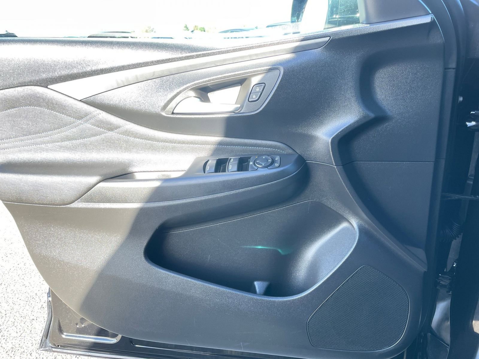 Used 2025 Buick Envista Sport Touring image 20