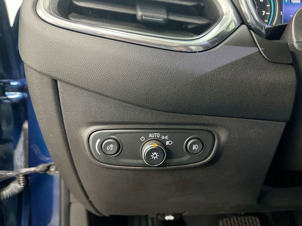 Used 2020 Chevrolet Equinox LT FWD image 18