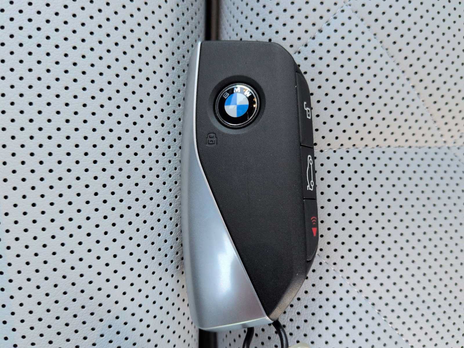 Used 2026 BMW X5 xDrive50e w/ Executive Package AWD/4WD image 36