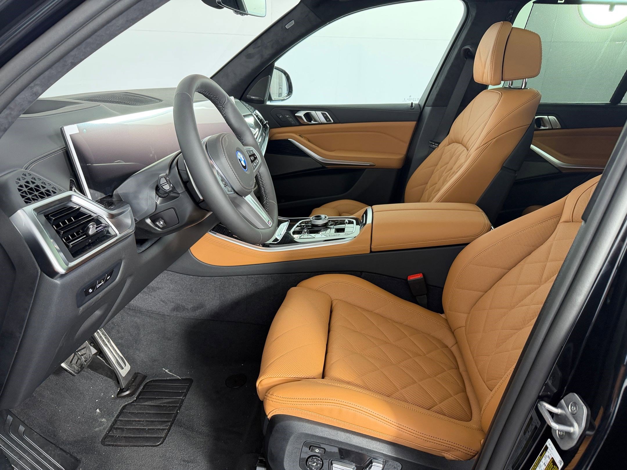 New 2026 BMW X5 xDrive50e w/ Executive Package image 5