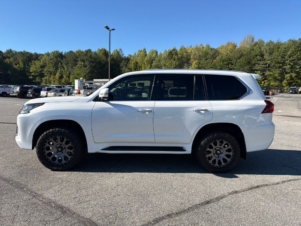 Used 2017 Lexus LX 570 4WD w/ Luxury Package image 4