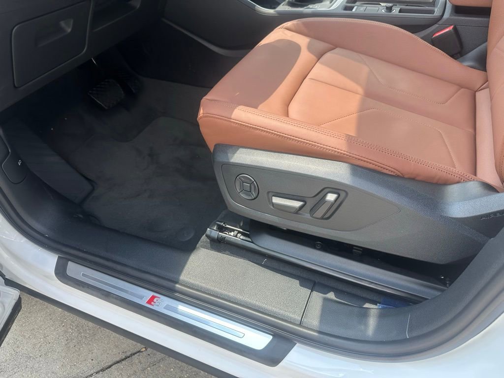 New 2025 Audi Q3 2.0T Premium image 11