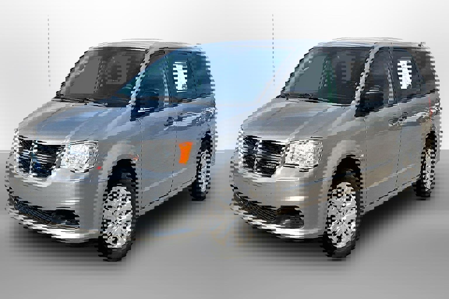 Used 2020 Dodge Grand Caravan SE w/ UConnect Hands-Free Group image 12