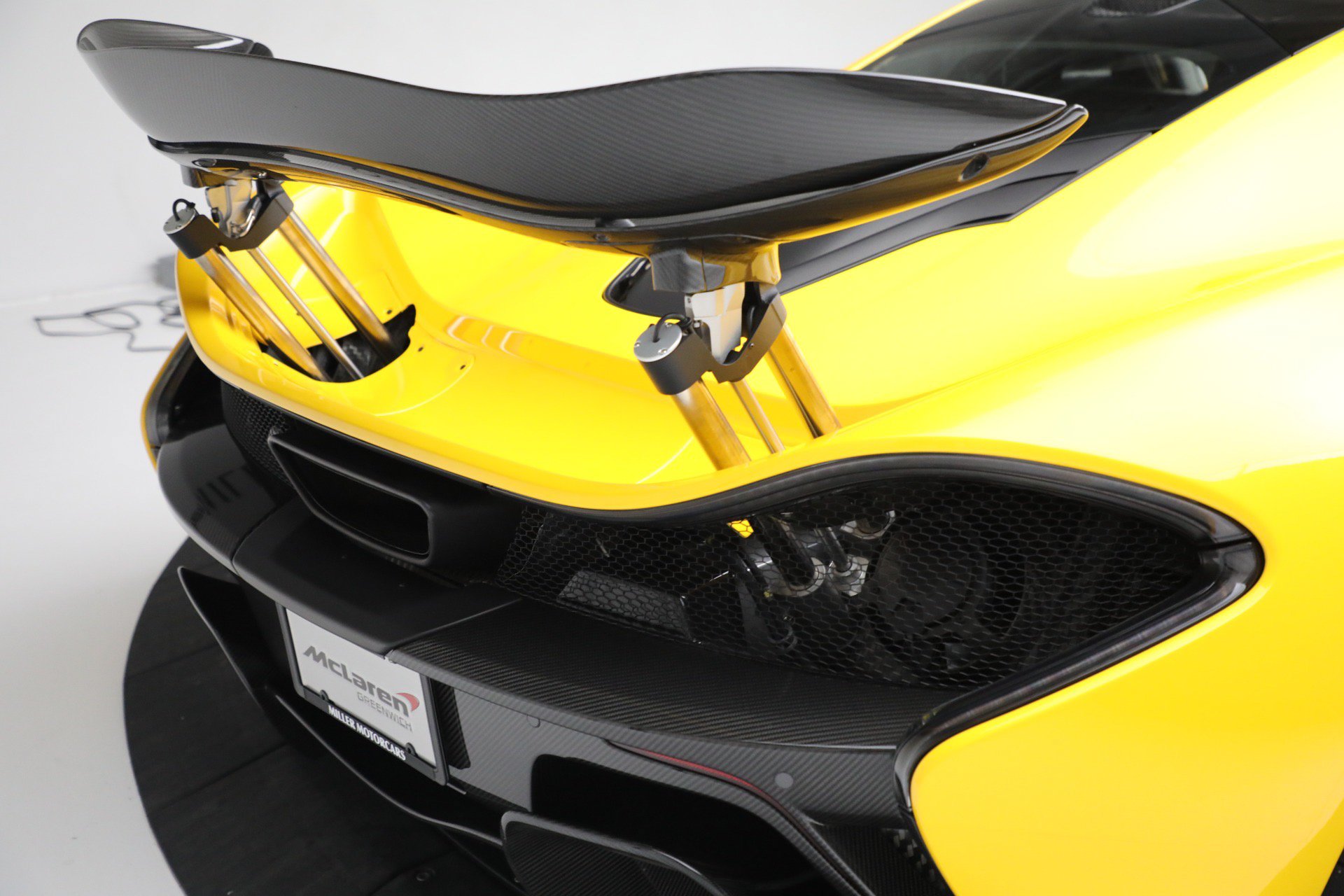 Used 2015 McLaren P1 RWD image 34