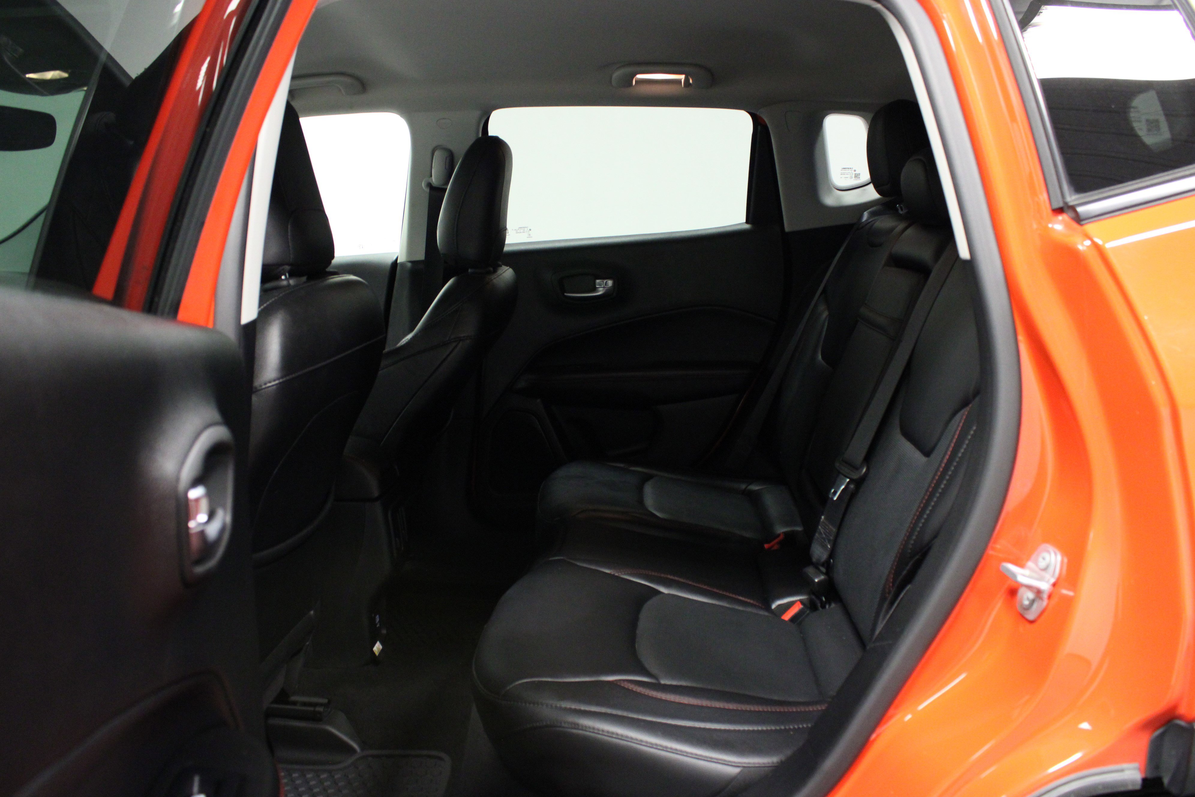 Used 2017 Jeep Compass Trailhawk w/ Leather Interior Group AWD/4WD image 13