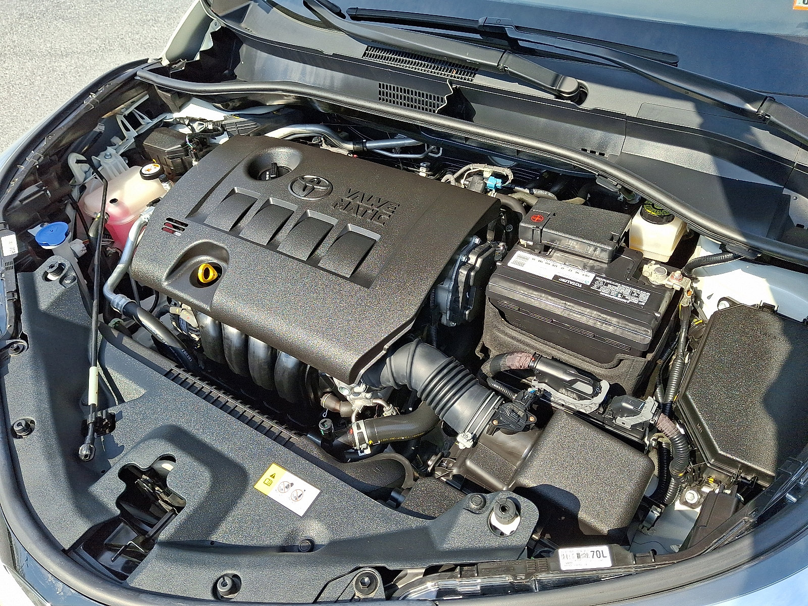 Certified 2020 Toyota C-HR XLE image 28