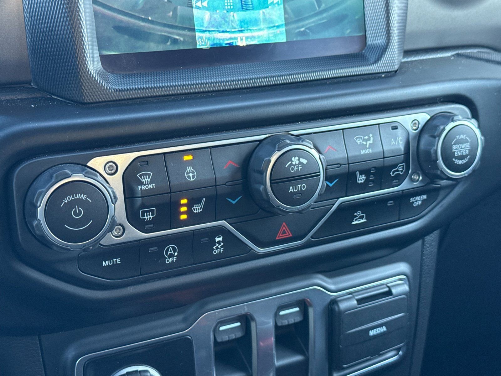 Used 2023 Jeep Wrangler Willys image 23