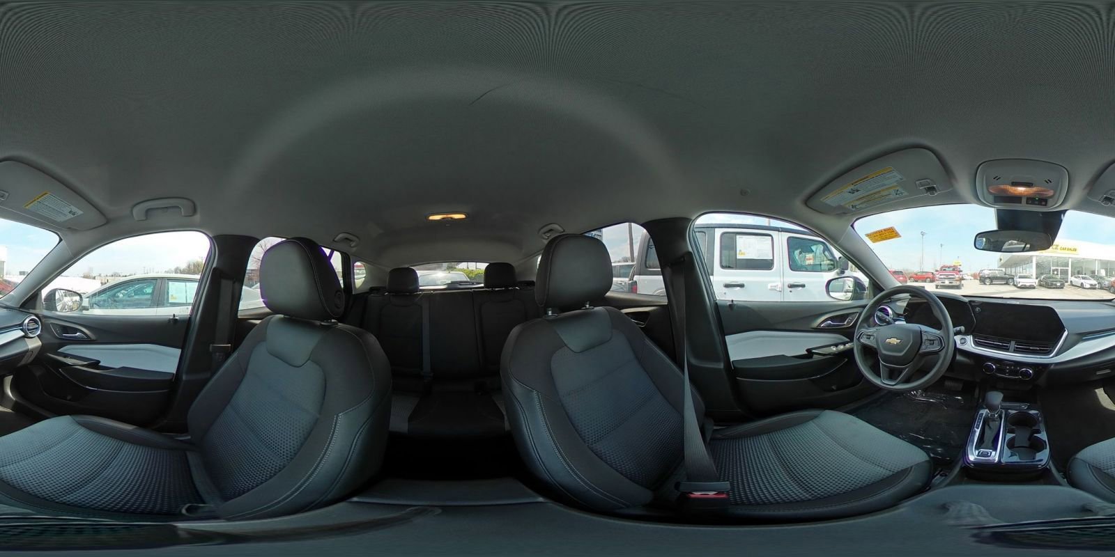Used 2025 Chevrolet Trax LT image 37