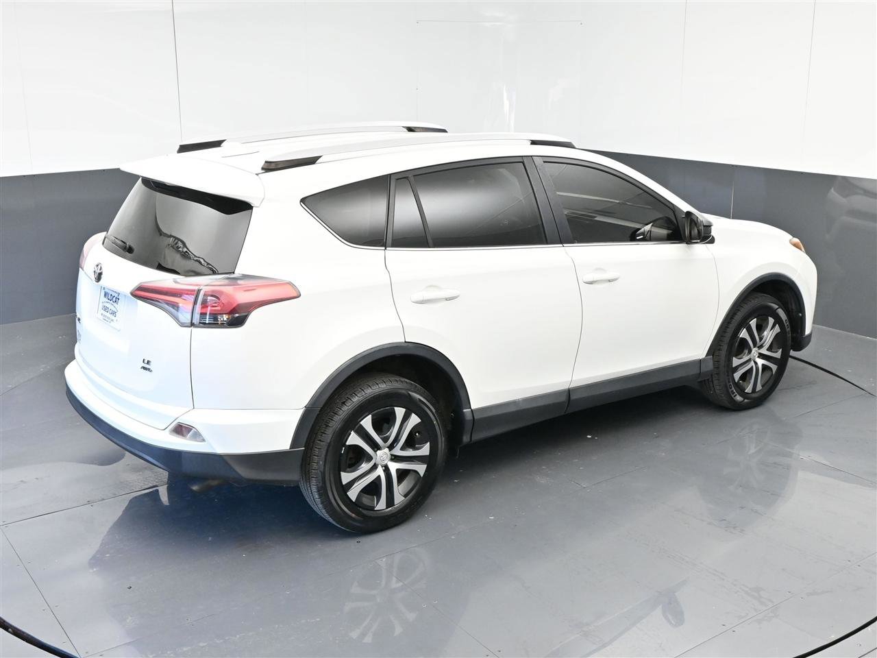 Used 2016 Toyota RAV4 LE AWD/4WD image 13