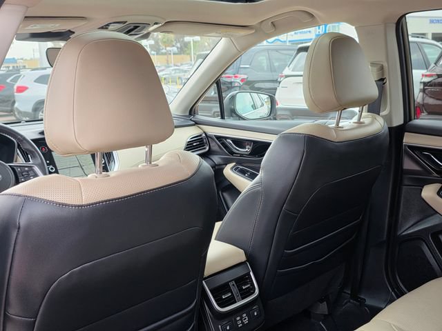 Certified 2025 Subaru Outback Limited AWD/4WD image 17