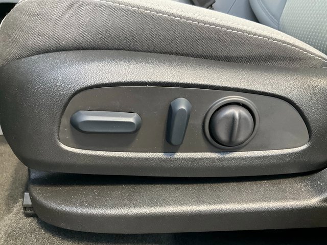 Certified 2023 GMC Terrain SLE w/ Driver Convenience Package image 6